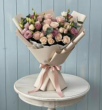 Букет цветов из:  Розы и Лизиантусы в Салавате