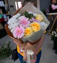 Букет цветов из:  Герберы, Розы и Хризантемы в Салавате