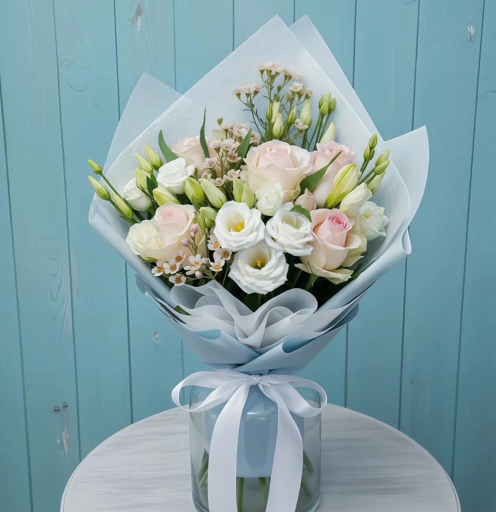 Букет цветов из: Розы и Лизиантусы в Салавате