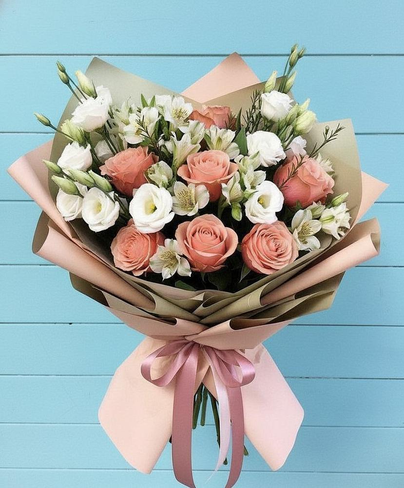 Букет цветов из: Розы, Альстромерии и Лизиантусы в Салавате