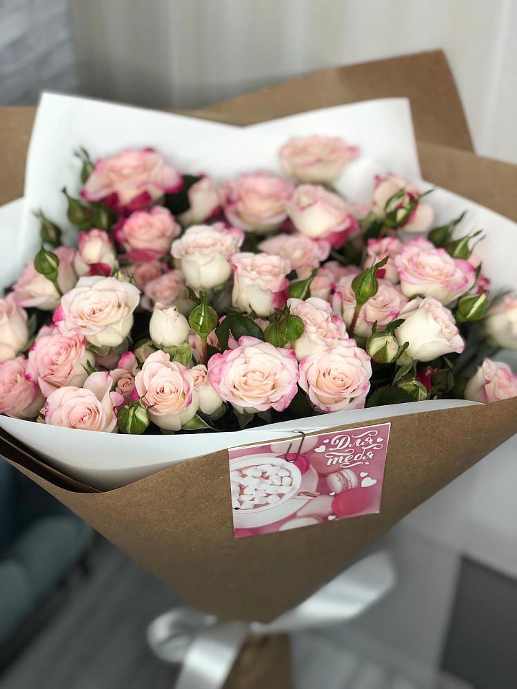 Букет цветов из: Розы в Салавате