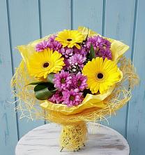 Букет цветов из:  Хризантемы и Герберы в Салавате