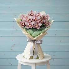 Букет цветов из:  Орхидеи и Розы #REPLACE_PRED# Салавате