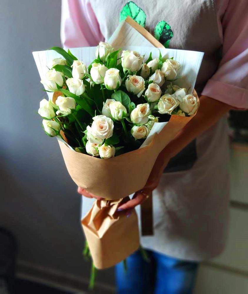 Букет цветов из: Розы в Салавате