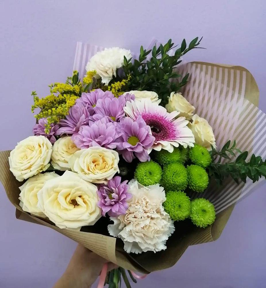 Букет цветов из: Хризантемы, Розы, Гвоздики и Герберы в Салавате