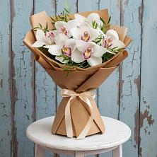 Букет цветов из:  Орхидеи и Розы в Салавате