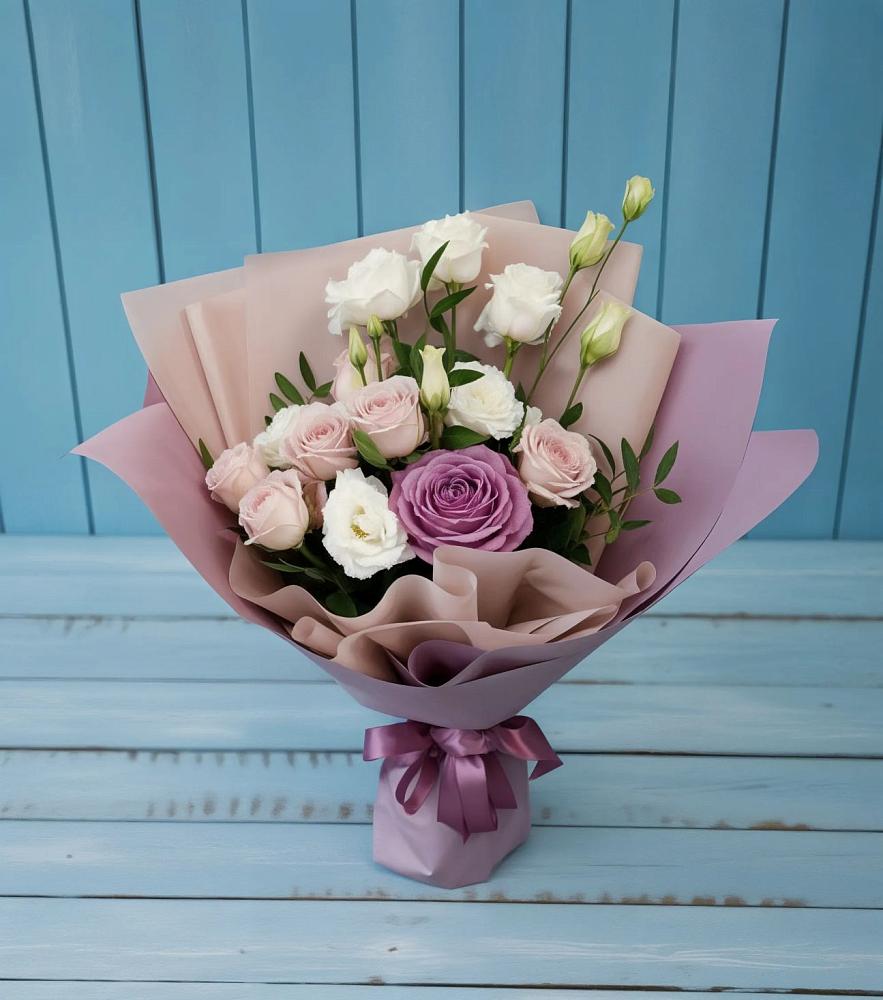 Букет цветов из: Розы и Лизиантусы в Салавате